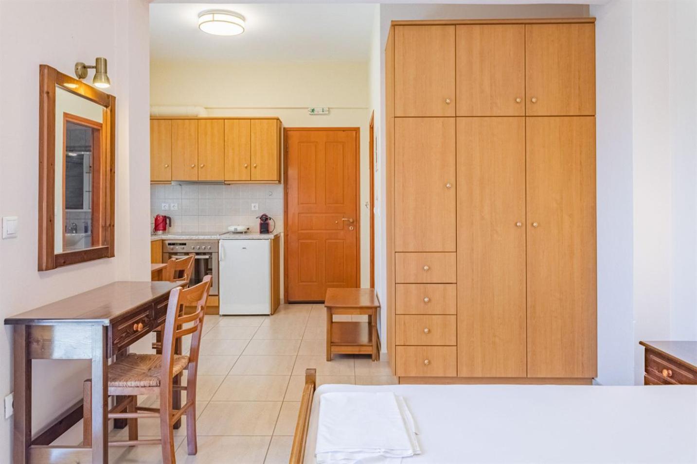 Vasiliki Apartments Stoúpa Eksteriør bilde